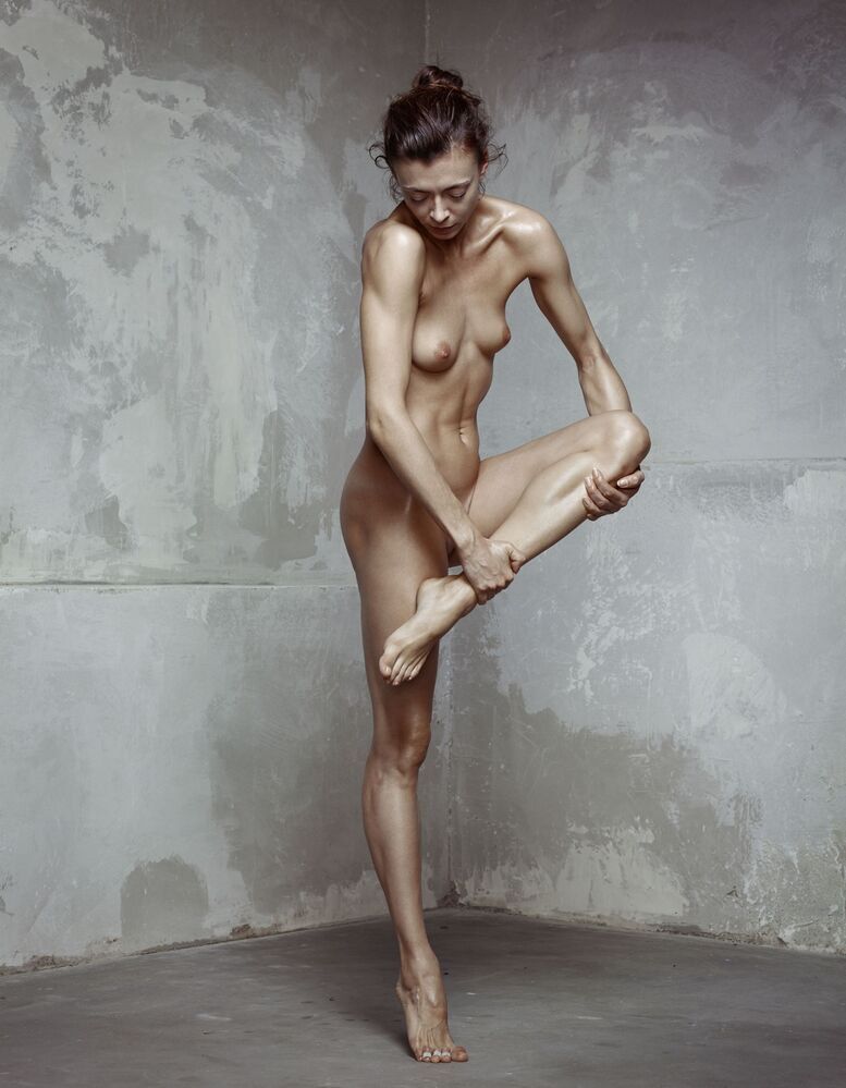 After Rodin XI, Dance movement A